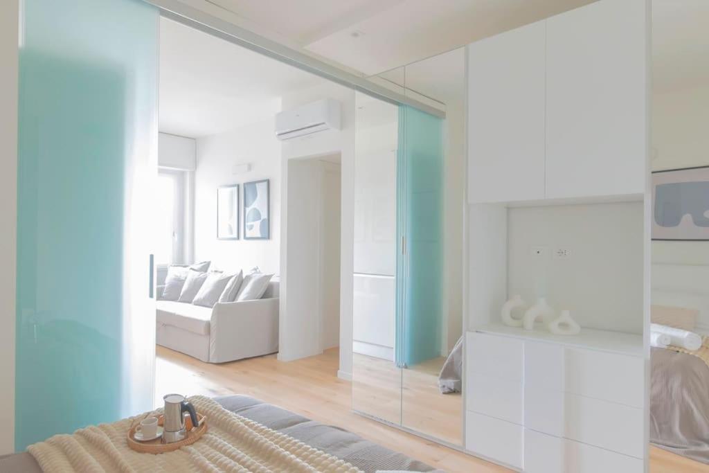 Modern & Stylish Near Isola & Central Station Milano Exterior foto