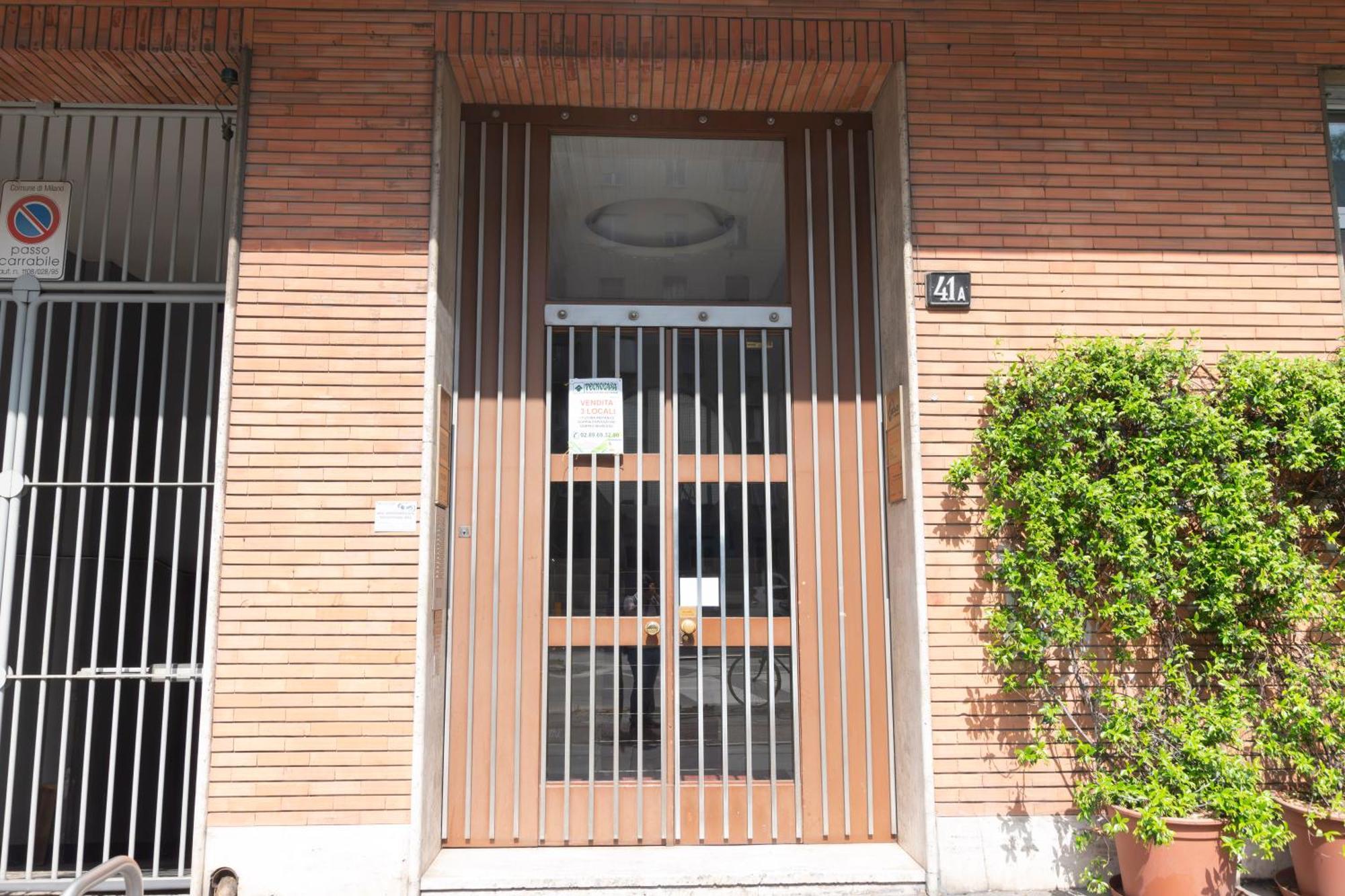 Modern & Stylish Near Isola & Central Station Milano Exterior foto