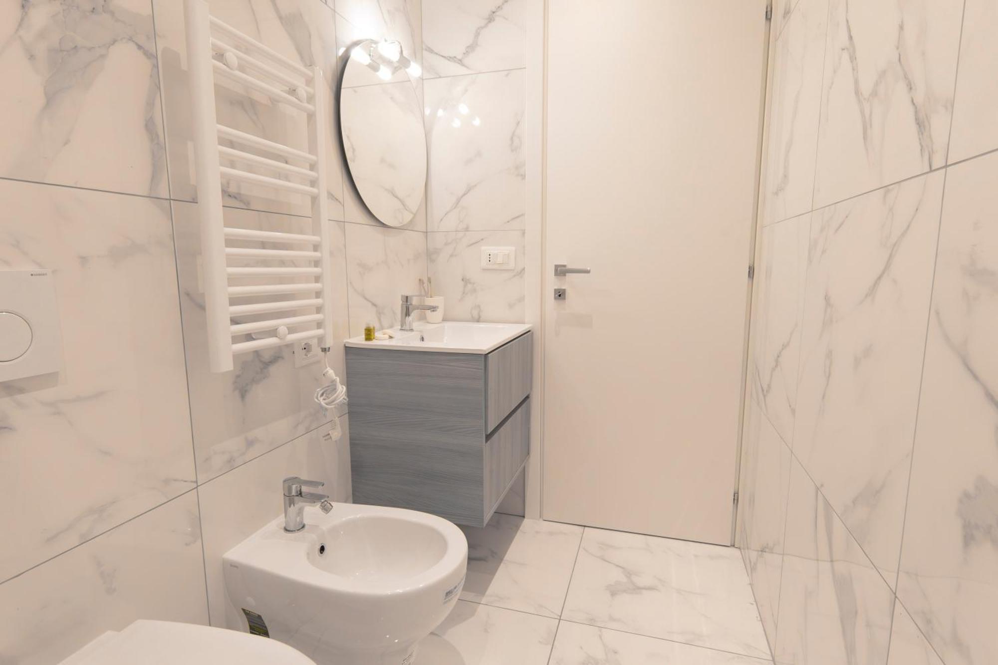 Modern & Stylish Near Isola & Central Station Milano Exterior foto
