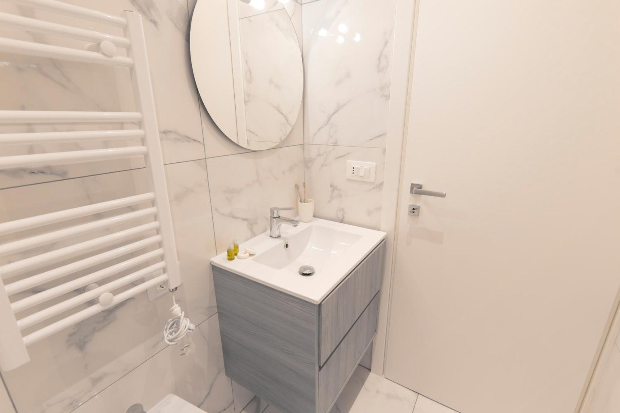 Modern & Stylish Near Isola & Central Station Milano Exterior foto